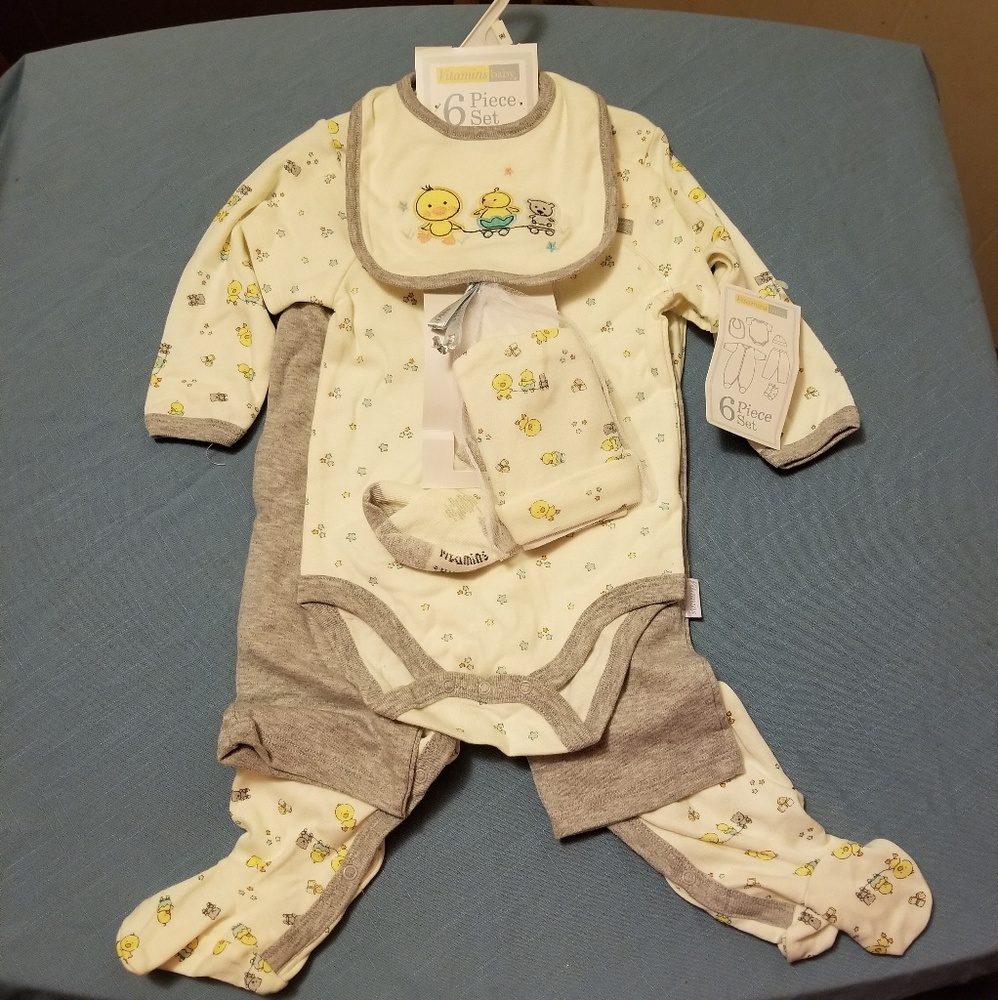 New 6 piece Vitamins baby set | size 9M